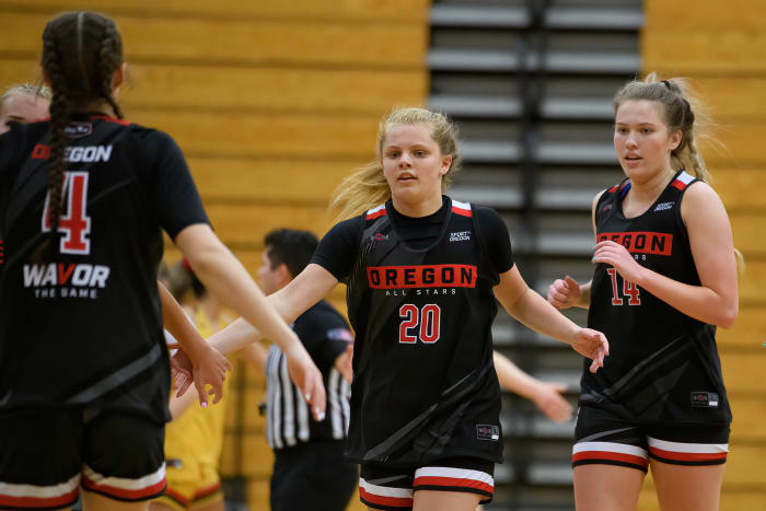 2023-4-2-WAVOR-Girls-GAME-2379-NR-clear